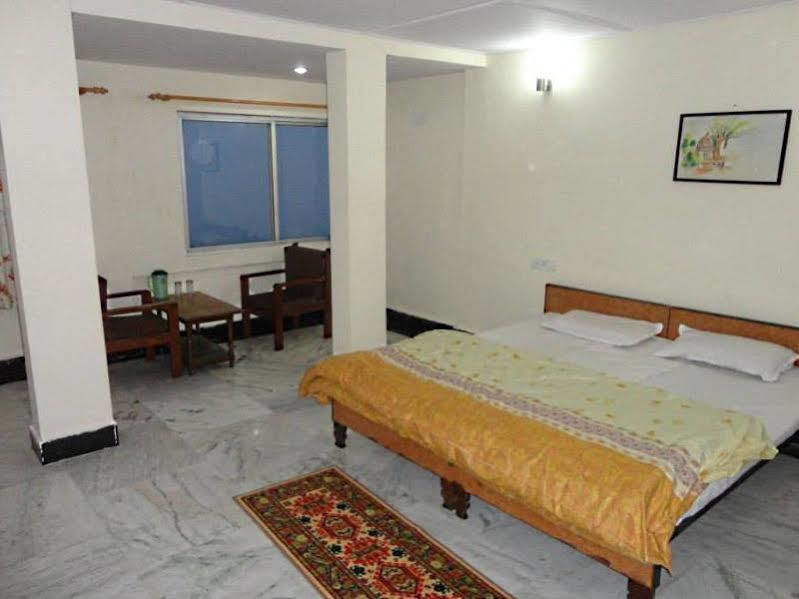 Treebo Mayur, Mall Road Mussoorie Exterior foto